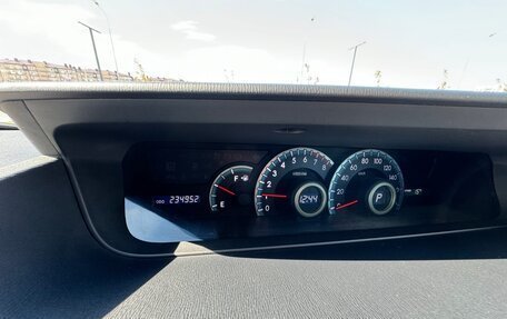 Toyota Voxy II, 2010 год, 1 350 000 рублей, 14 фотография