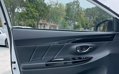 Toyota Yaris XP150 рестайлинг, 2023 год, 1 100 777 рублей, 12 фотография