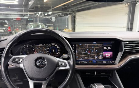 Volkswagen Touareg III, 2019 год, 5 900 000 рублей, 10 фотография