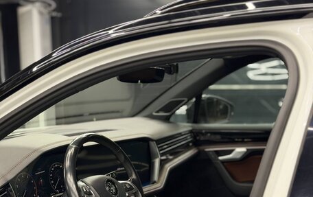 Volkswagen Touareg III, 2019 год, 5 900 000 рублей, 13 фотография