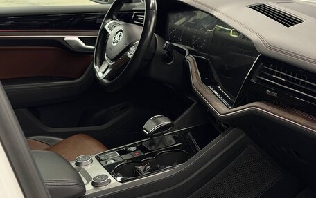 Volkswagen Touareg III, 2019 год, 5 900 000 рублей, 12 фотография