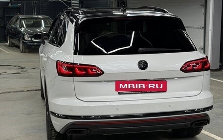 Volkswagen Touareg III, 2019 год, 5 900 000 рублей, 4 фотография