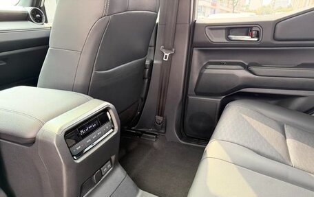 Toyota Land Cruiser Prado, 2024 год, 10 500 000 рублей, 18 фотография