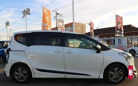 Toyota Sienta II, 2021 год, 1 250 000 рублей, 6 фотография