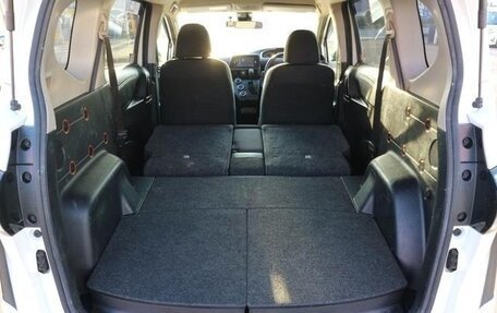 Toyota Sienta II, 2021 год, 1 250 000 рублей, 15 фотография