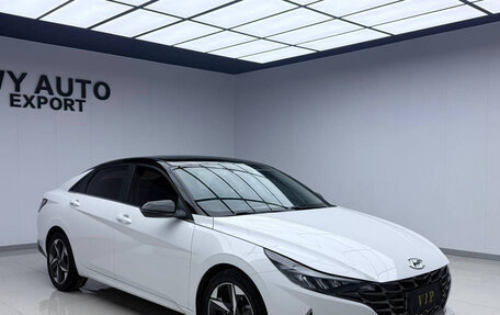 Hyundai Elantra, 2023 год, 1 850 000 рублей, 3 фотография