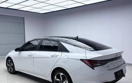 Hyundai Elantra, 2023 год, 1 850 000 рублей, 4 фотография