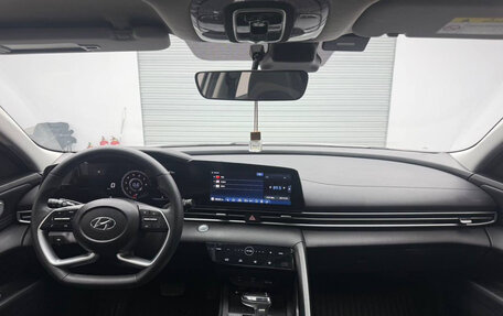 Hyundai Elantra, 2023 год, 1 850 000 рублей, 11 фотография