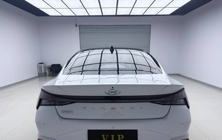 Hyundai Elantra, 2023 год, 1 850 000 рублей, 5 фотография