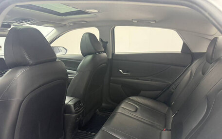 Hyundai Elantra, 2023 год, 1 850 000 рублей, 7 фотография