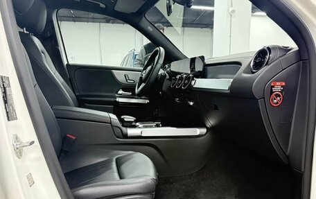 Mercedes-Benz GLB, 2022 год, 2 920 000 рублей, 17 фотография