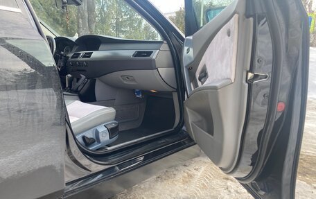 BMW 5 серия, 2005 год, 900 000 рублей, 12 фотография