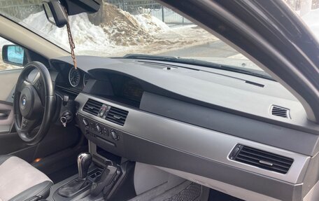 BMW 5 серия, 2005 год, 900 000 рублей, 13 фотография