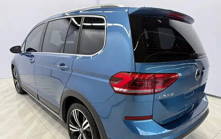 Volkswagen Touran III, 2022 год, 2 053 444 рублей, 6 фотография