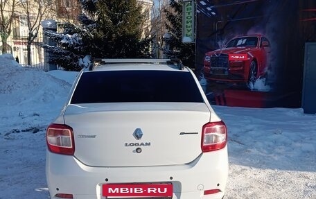 Renault Logan II, 2018 год, 900 000 рублей, 8 фотография