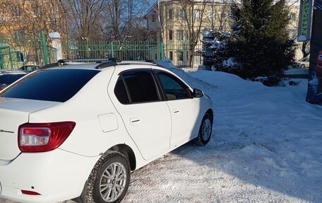 Renault Logan II, 2018 год, 900 000 рублей, 9 фотография