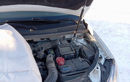 Renault Logan II, 2018 год, 900 000 рублей, 15 фотография