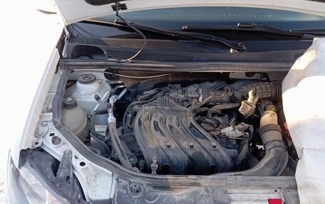 Renault Logan II, 2018 год, 900 000 рублей, 14 фотография