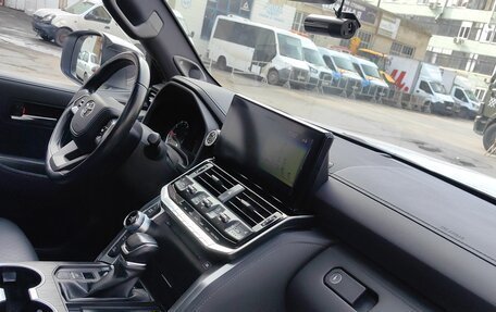 Toyota Land Cruiser, 2021 год, 11 000 000 рублей, 35 фотография