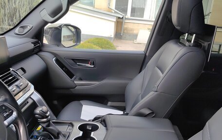 Toyota Land Cruiser, 2021 год, 11 000 000 рублей, 34 фотография