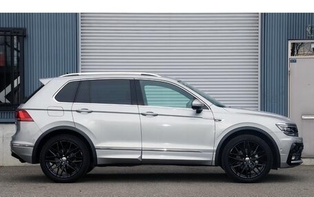 Volkswagen Tiguan II, 2018 год, 2 100 000 рублей, 5 фотография