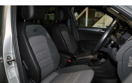 Volkswagen Tiguan II, 2018 год, 2 100 000 рублей, 9 фотография