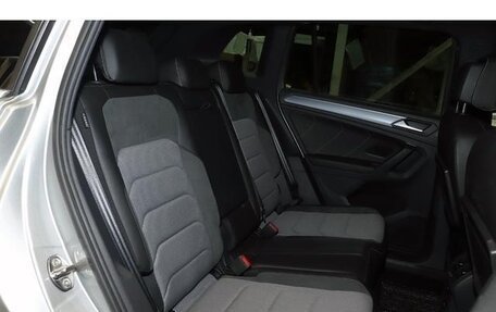 Volkswagen Tiguan II, 2018 год, 2 100 000 рублей, 24 фотография