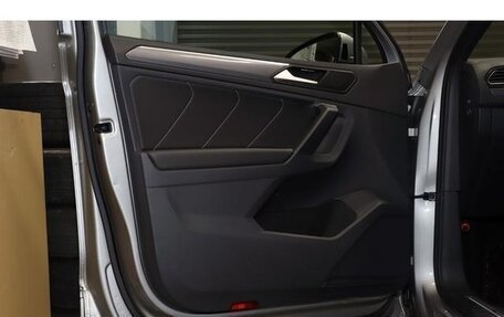 Volkswagen Tiguan II, 2018 год, 2 100 000 рублей, 30 фотография