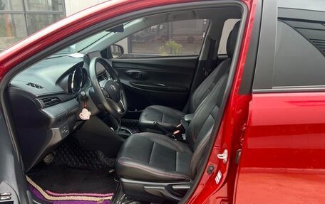 Toyota Yaris XP150 рестайлинг, 2022 год, 1 200 008 рублей, 9 фотография