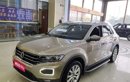 Volkswagen T-Roc I, 2022 год, 1 496 900 рублей, 1 фотография