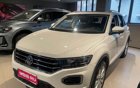 Volkswagen T-Roc I, 2022 год, 1 496 900 рублей, 1 фотография