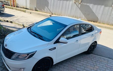 KIA Rio III рестайлинг, 2013 год, 845 000 рублей, 1 фотография