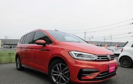 Volkswagen Touran III, 2017 год, 1 330 000 рублей, 2 фотография