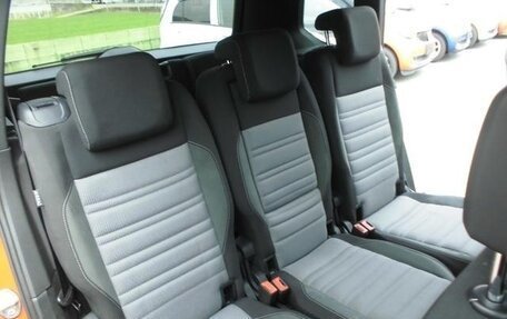 Volkswagen Touran III, 2017 год, 1 330 000 рублей, 18 фотография