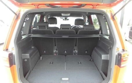 Volkswagen Touran III, 2017 год, 1 330 000 рублей, 20 фотография