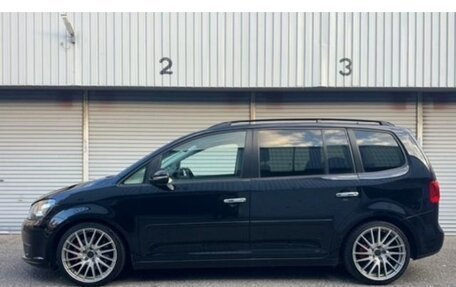 Volkswagen Touran III, 2015 год, 1 080 000 рублей, 3 фотография