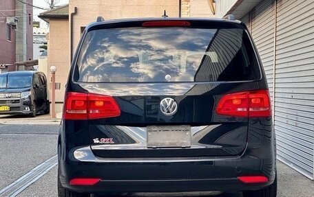 Volkswagen Touran III, 2015 год, 1 080 000 рублей, 6 фотография