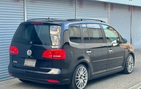 Volkswagen Touran III, 2015 год, 1 080 000 рублей, 7 фотография