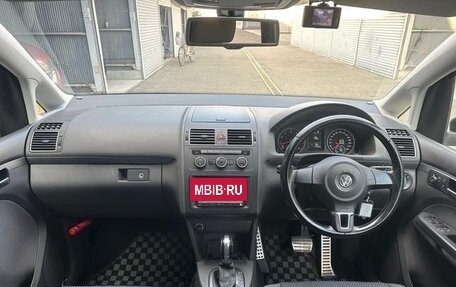 Volkswagen Touran III, 2015 год, 1 080 000 рублей, 10 фотография