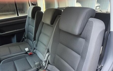 Volkswagen Touran III, 2015 год, 1 080 000 рублей, 25 фотография