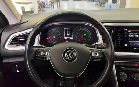 Volkswagen T-Roc I, 2022 год, 1 496 900 рублей, 6 фотография