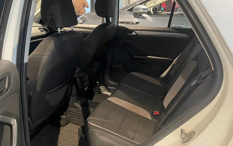 Volkswagen T-Roc I, 2022 год, 1 496 900 рублей, 9 фотография