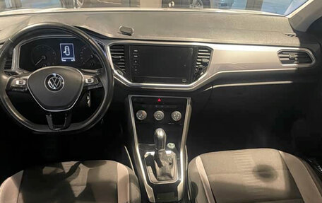 Volkswagen T-Roc I, 2022 год, 1 496 900 рублей, 6 фотография