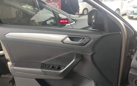 Volkswagen T-Roc I, 2022 год, 1 496 900 рублей, 12 фотография