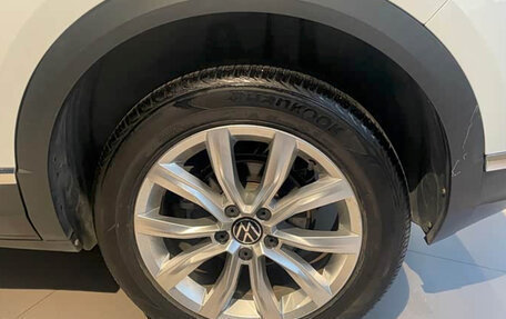 Volkswagen T-Roc I, 2022 год, 1 496 900 рублей, 5 фотография