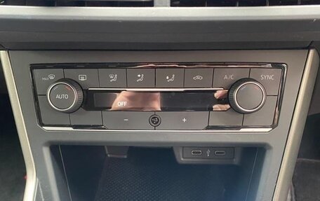 Volkswagen Polo VI (EU Market), 2021 год, 1 220 000 рублей, 18 фотография