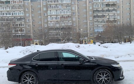 Toyota Camry, 2021 год, 2 500 000 рублей, 5 фотография