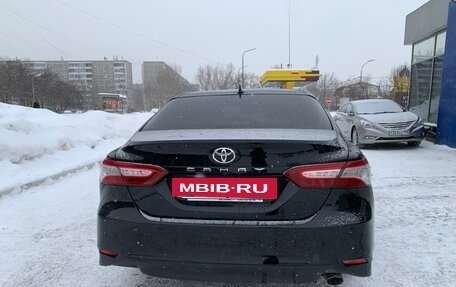 Toyota Camry, 2021 год, 2 500 000 рублей, 7 фотография