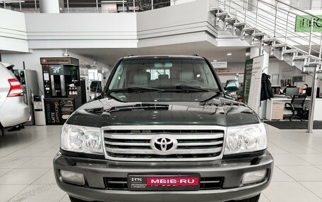 Toyota Land Cruiser 100 рестайлинг 2, 2006 год, 1 750 000 рублей, 2 фотография