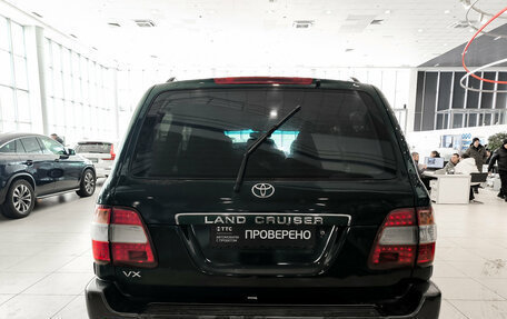 Toyota Land Cruiser 100 рестайлинг 2, 2006 год, 1 750 000 рублей, 6 фотография